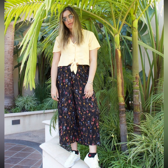 Patrons of Peace Pants - Patrons of Peace Black Wide-Leg Floral flowy pants